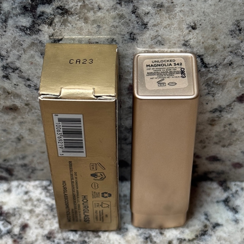 Hourglass Unlocked Soft Matte Lipstick - Magnolia - Picture 4 of 7